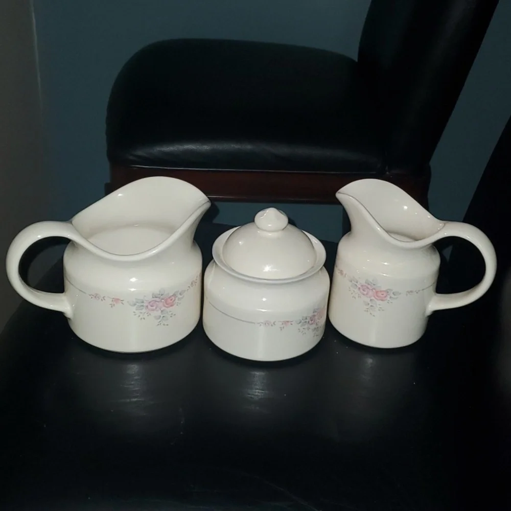 Pfaltzgraff dining servewear gravy boat sauce creamer sugar vintage‎ Trou…